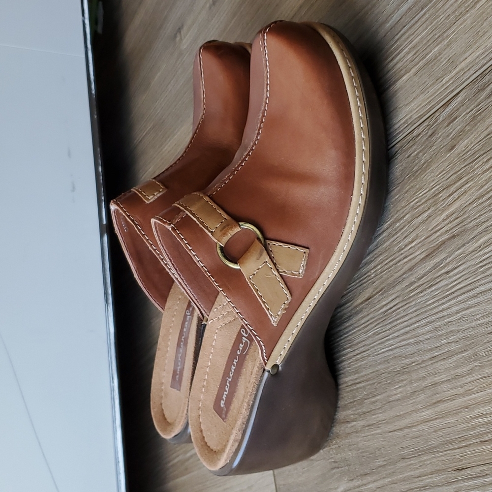 American Eagle Casper Clogs Y2K